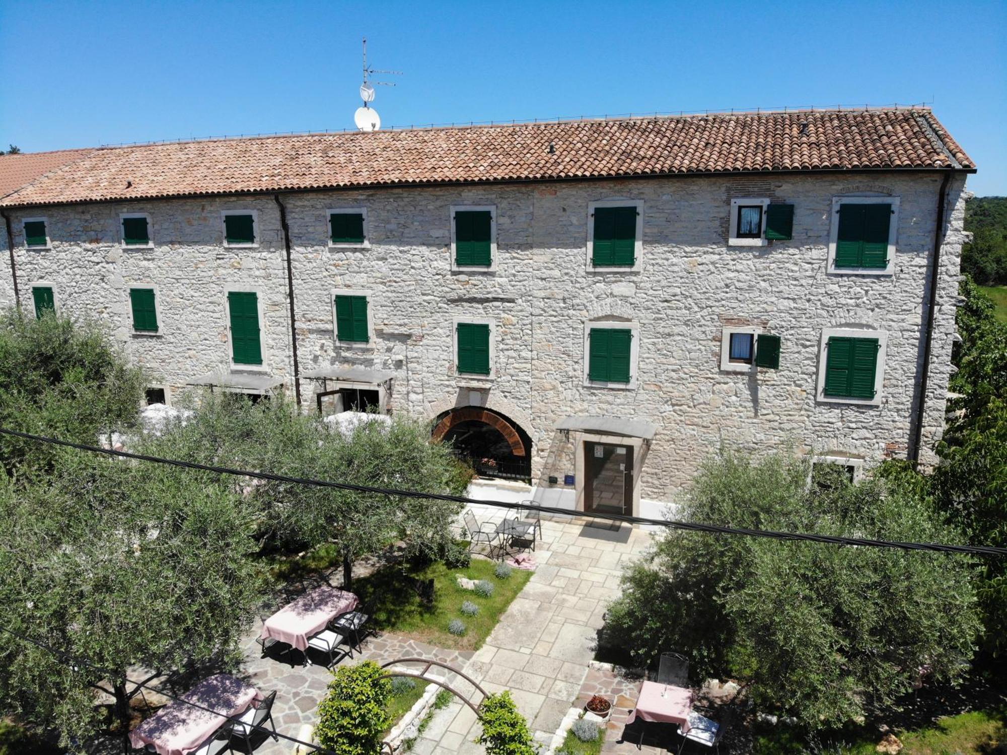Casa Romantica La Parenzana Buje Exterior foto