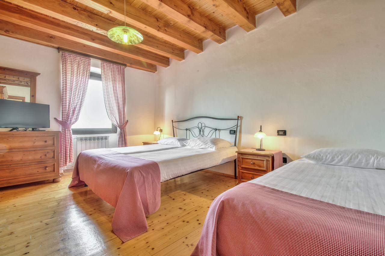 Casa Romantica La Parenzana Buje Exterior foto
